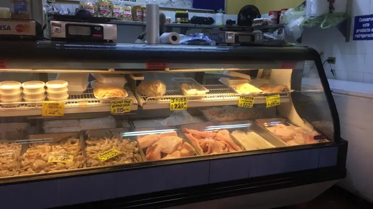 Pollos esperan la dieta de inicio de año
