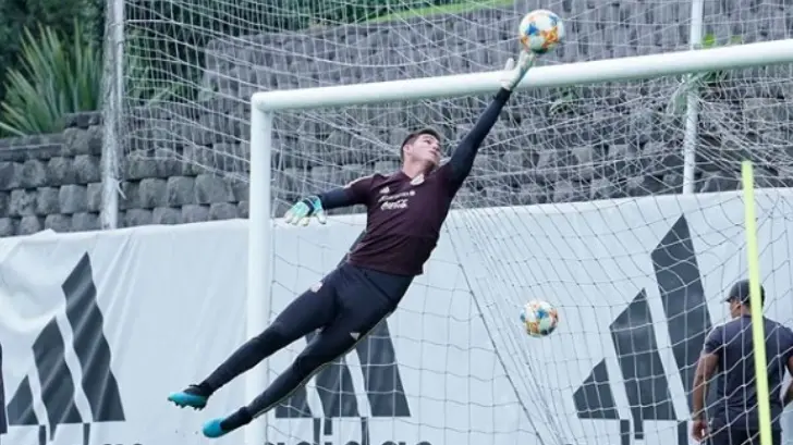 Sebastián Jurado ataja otra vez un penalti
