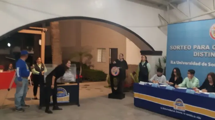 Realizan Sorteo de Colaboradores Distinguidos