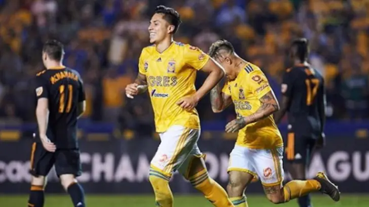 VIDEO | A punta de pistola asaltan a Carlos Salcedo