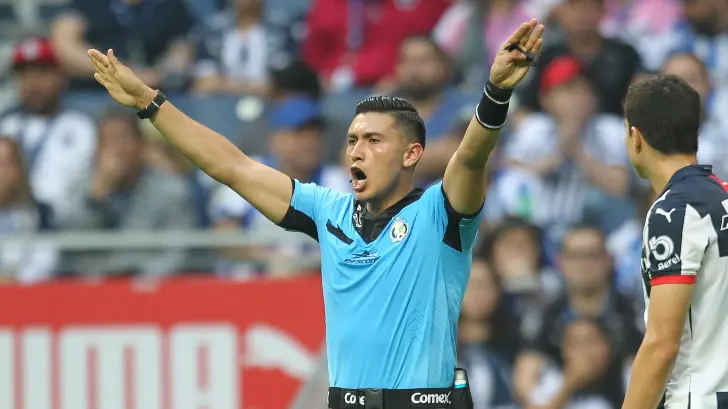 El VAR es polémica en juego entre Monterrey y Morelia