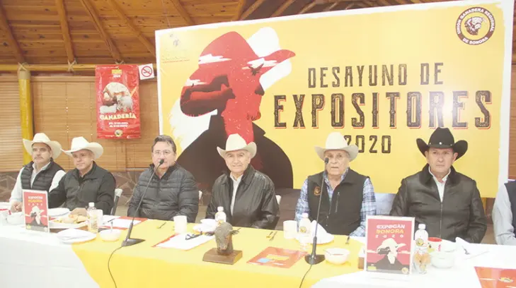 Dan banderazo de la ExpoGan