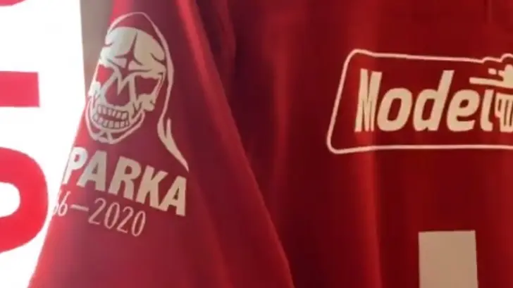 Toluca rinde un homenaje al luchador La Parka