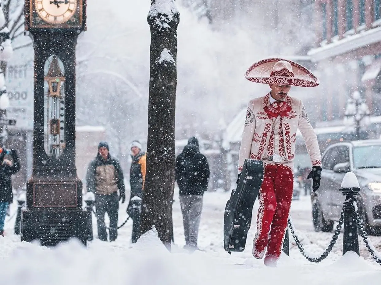 Sonorense entrevista a Alex Alegría, el Mariachi bajo la nieve