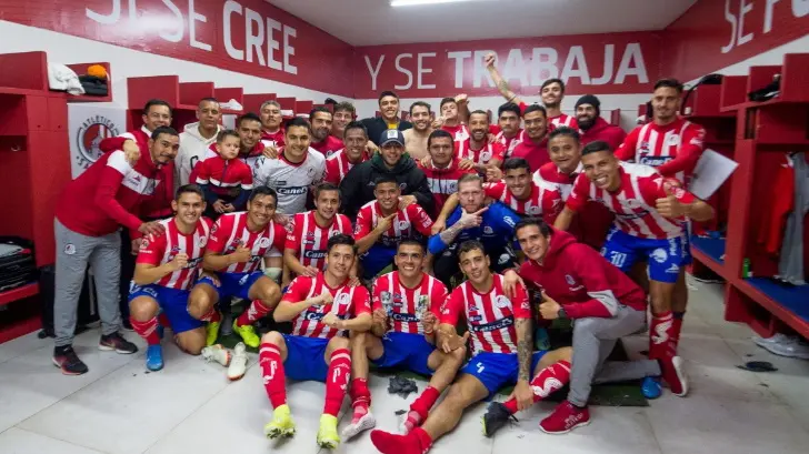San Luis, con perrito incluido, propina segundo descalabro a Celestes