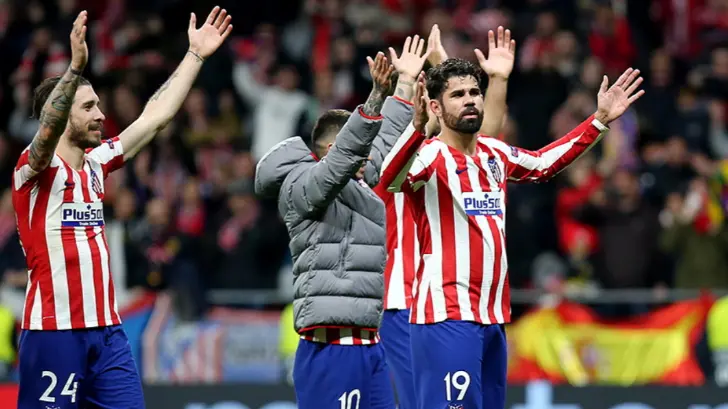 Liverpool parece invencible sólo en la Premier League