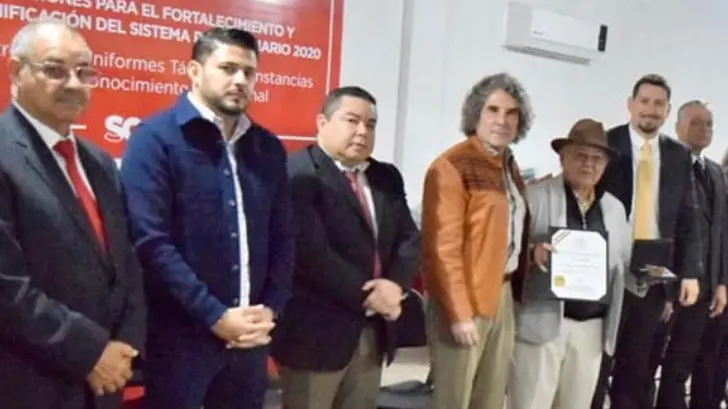 Entregan uniformes tácticos a custodios de Ceresos