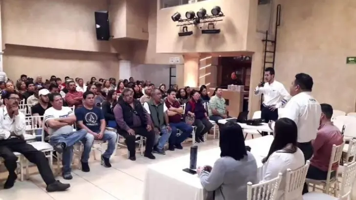Imparten cursos a vendedores ambulantes de Guaymas sobre el manejo de alimentos
