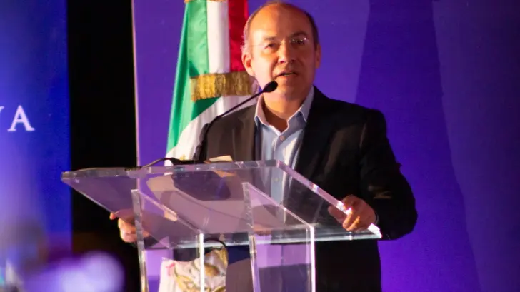 ¡Tiene otros datos! Calderón calcula 300 mil muertos y 15 millones de contagios por SARS-CoV-2