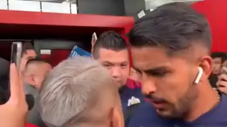 Miguel Ponce se encara con aficionado de Chivas en Tijuana