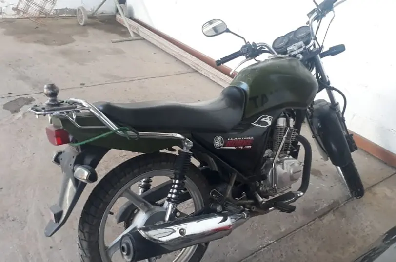 Se le olvida cerrar la cochera y se meten a robar a su domicilio