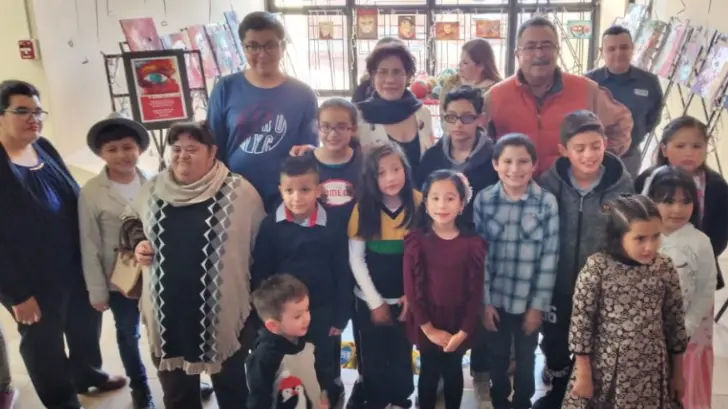 Exposición de pintura de niños en el Itson Guaymas
