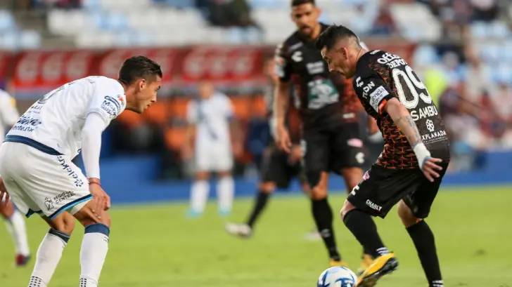 Los Tuzos vencen al Puebla en el estadio Hidalgo