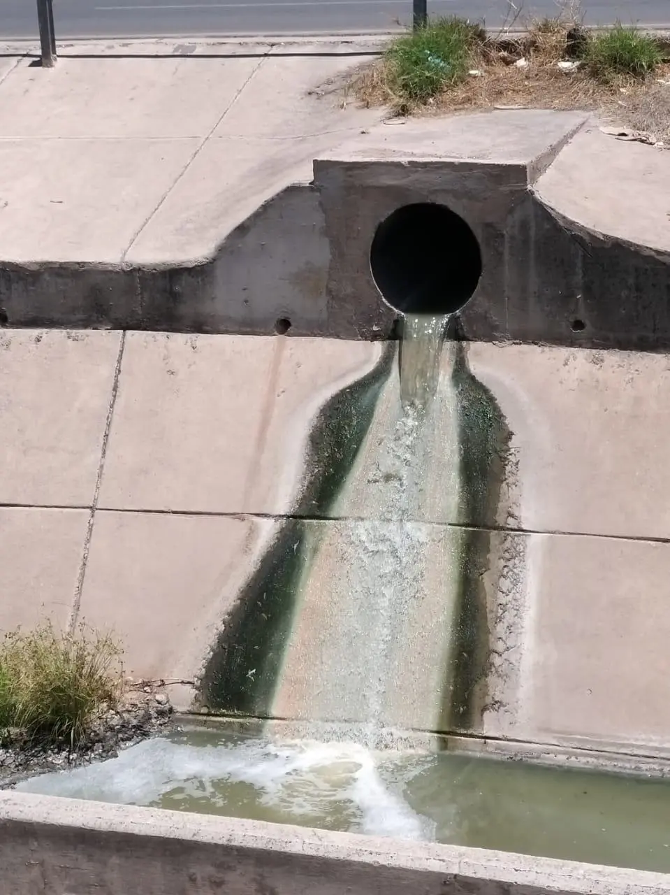 Exigen solución al problema de aguas negras en Navojoa