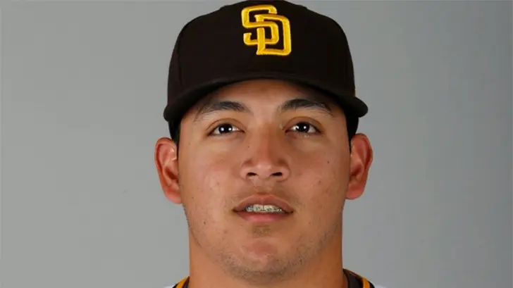 Pitcher mexicano es sometido a la cirugía Tommy John