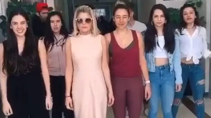 Itatí Cantoral se divierte y crea el ‘maldita lisiada challenge’