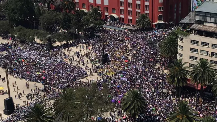 Marchan por el Día Internacional de la Mujer en diferentes ciudades del país