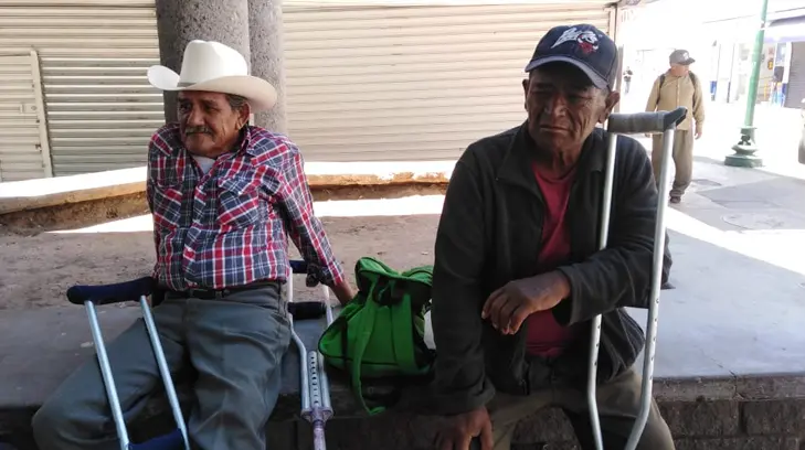 Adultos mayores se niegan a quedarse en casa