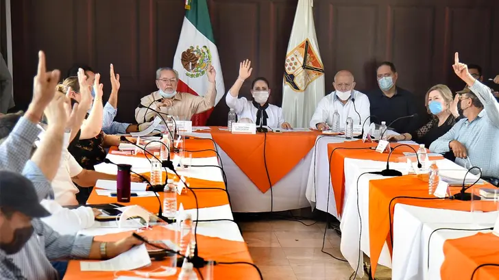 Bajan salario a trabajadores de confianza como medida de austeridad