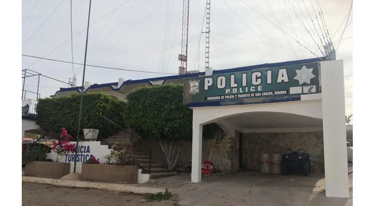 Estadounidense viaja y trabajador de confianza roba en su casa de San Carlos