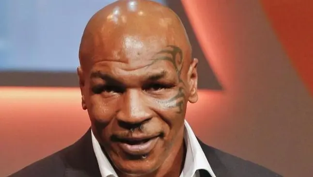 Mike Tyson anuncia su regreso al boxeo