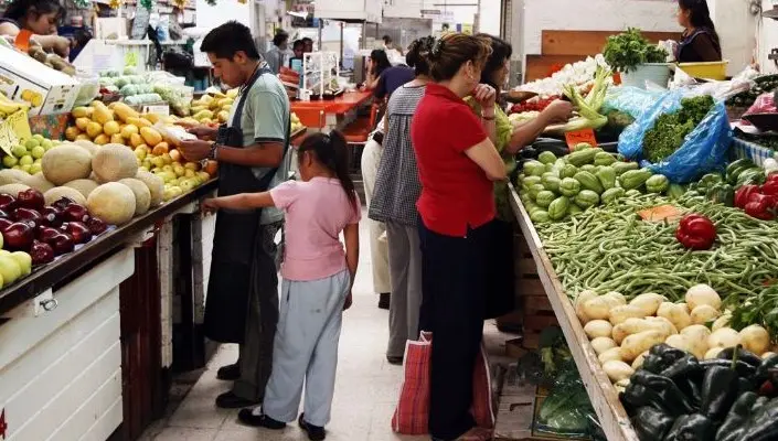 ¨Hay poca probabilidad que alimentos tengan Covid-19, pero recomiendan desinfectar envases