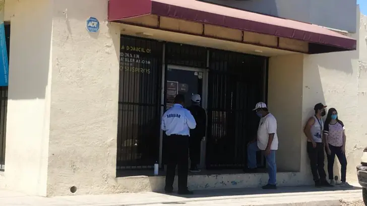 Comerciantes se las ingenian para no perderle este 10 de Mayo