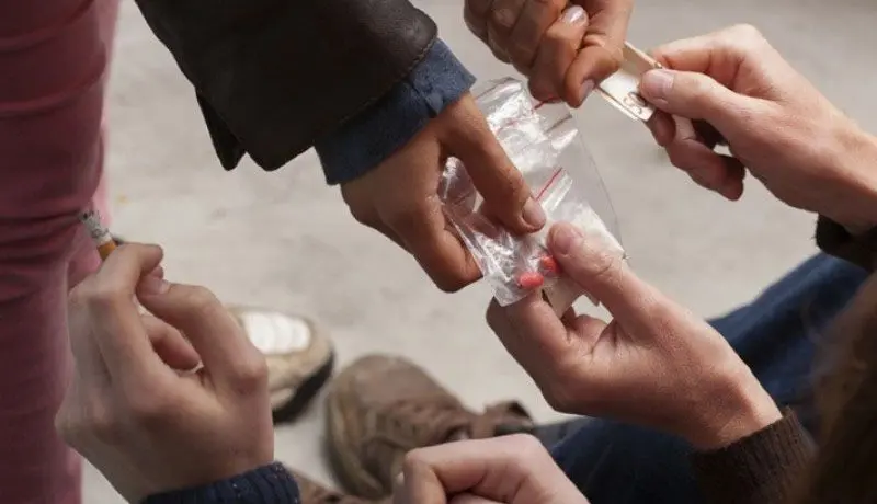 Charlas antidrogas en escuelas no solucionan raíz del problema: psicólogo