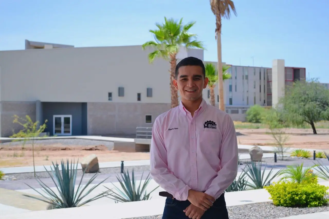 Alberto es un alumno ejemplar de ITH, ayudar es su prioridad