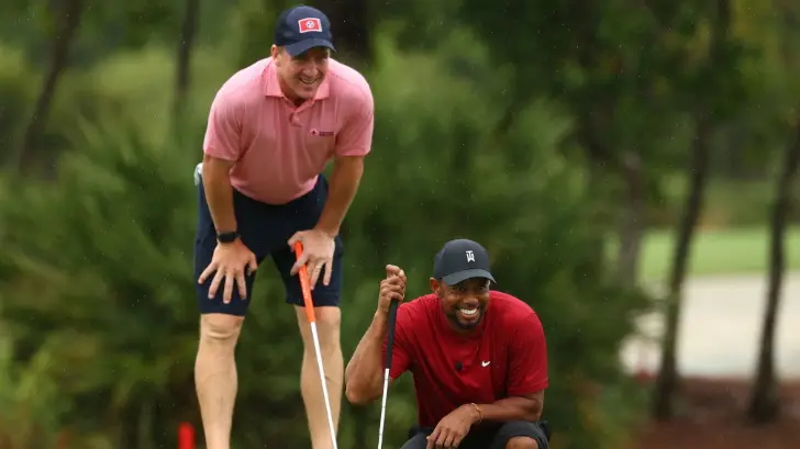VIDEO | Tiger Woods y Peyton Manning se llevan ‘The Match II’