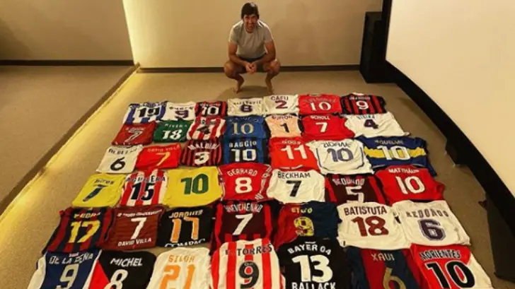 Playera del Celaya, entre la colección de Raúl González
