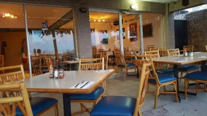 Restauranteros contemplan alza de precios en primeros meses