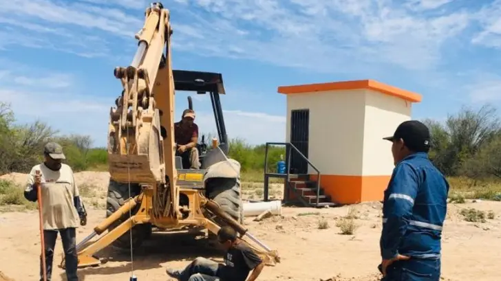 Inician obra de pozo profundo en Bahía de Kino