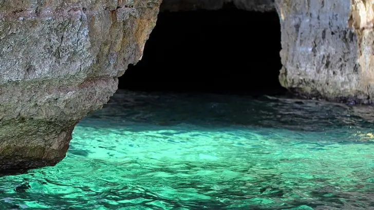 Desplome en tramo carretero de Tulum resulta ser cueva acuática