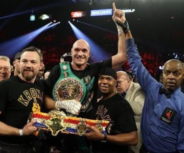 Tyson Fury manda a dormir a Dillian Whyte en el sexto asalto