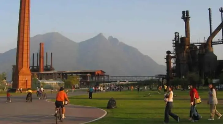 Le llueven críticas a Parque Fundidora por prohibir acceso a niños y personas con obesidad