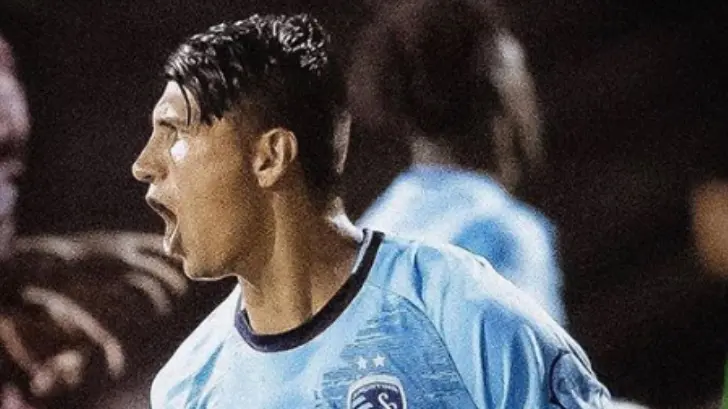 Alan Pulido y el Sporting KC avanzan a los octavos del torneo de MLS