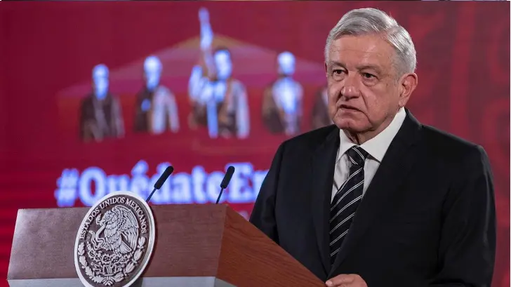 Pide Ejecutivo a adversarios no meterse con su familia