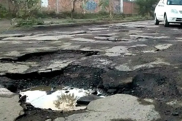 La regidora Ayrim Erro exige que se arreglen los baches antes de las lluvias