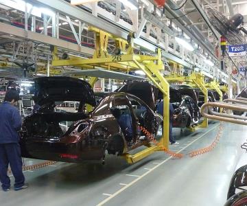 Producción automotriz crece 14% en el primer semestre del año: Inegi