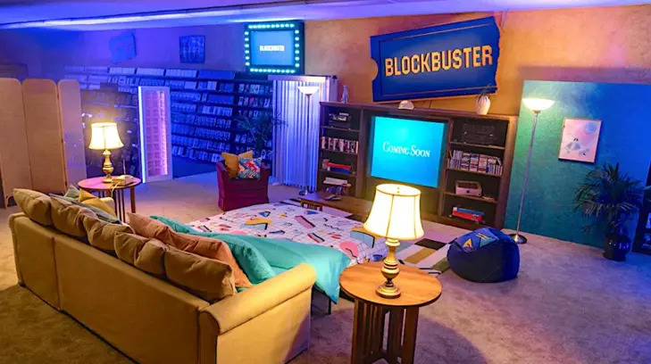 Abren el último Blockbuster para hospedarse en él
