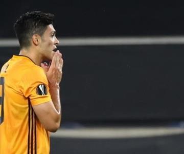 Raúl Jiménez vuelve a ser ignorado por el técnico de los Wolves