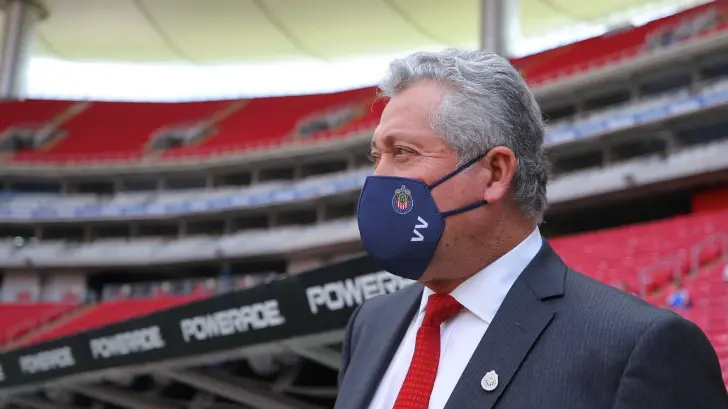 Víctor Manuel Vucetich da positivo por Covid-19 con Chivas