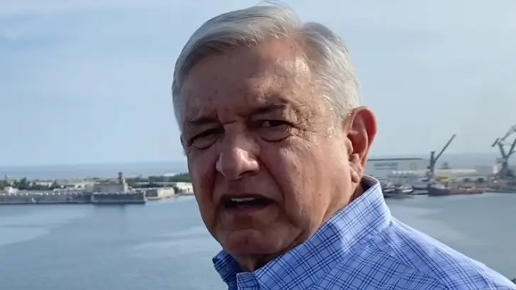 Vamos a revisar contratos ‘leoninos’ para recuperar los puertos: López Obrador