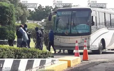 Condenan a normalistas por agresión a policías