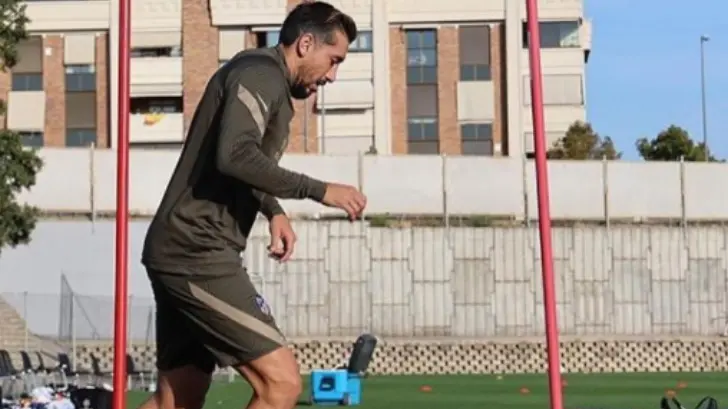 Simeone no define el futuro de Héctor Herrera