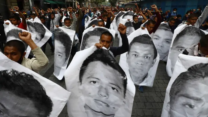 Detienen a un hombre ligado con la desaparición de los 43 normalistas de Ayotzinapa