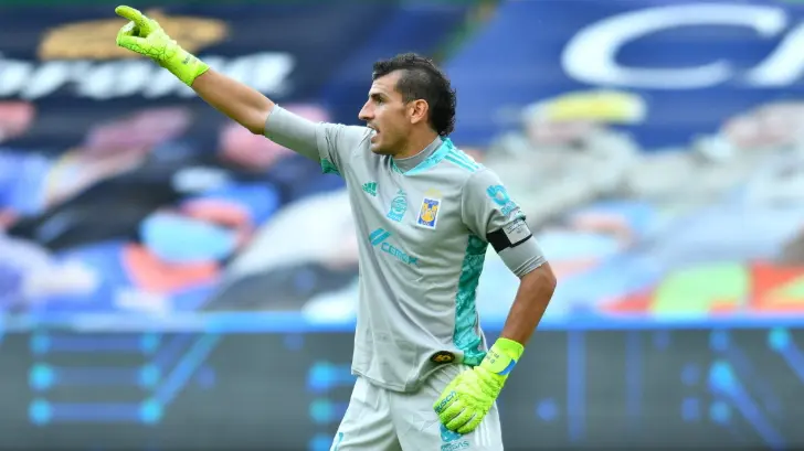 Nahuel Guzmán reaparece y salva a Tigres de otra derrota