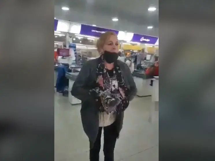 VIDEO- Cachan a señora robando en un súper