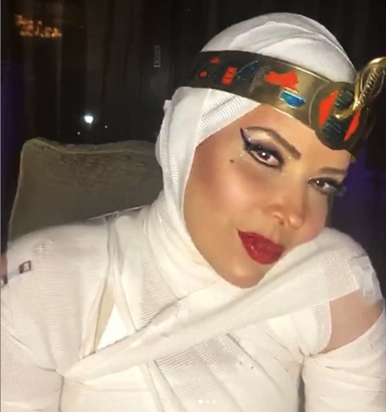 Gloria Trevi confundió a los fans por su disfraz de Halloween.